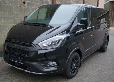 全顺MPV变身“黑武士”,2.0T柴油引擎+四驱,炫酷外观真霸气