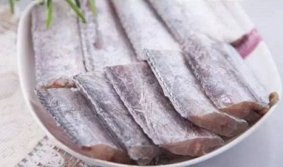 冻带鱼身上发黄能吃吗,冻带鱼鱼肉发黄能吃吗?