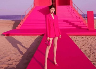 盘点女明星美腿:关晓彤线条感优越,张天爱堪称行走的“腿精”